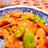 塩麹鶏とそら豆で白だし入り炒め物♪